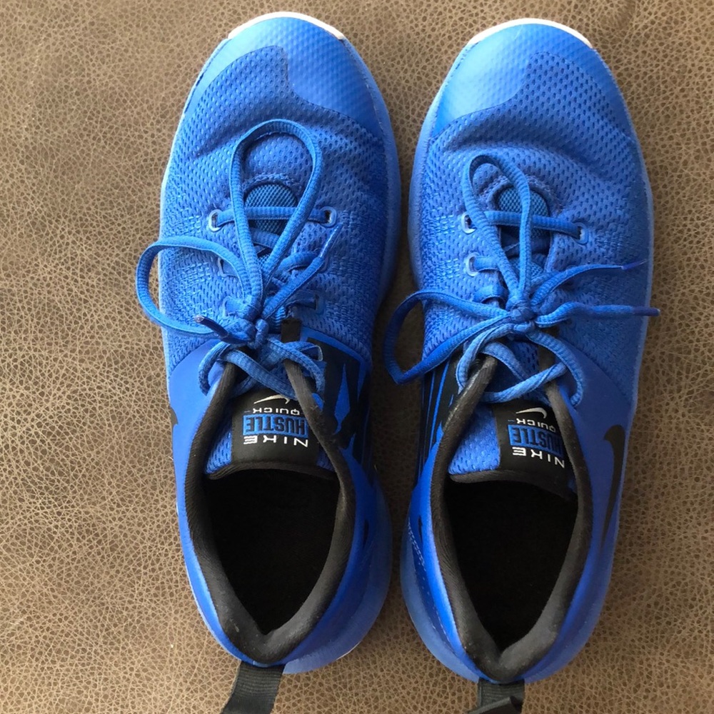 nike boys basketball shoes